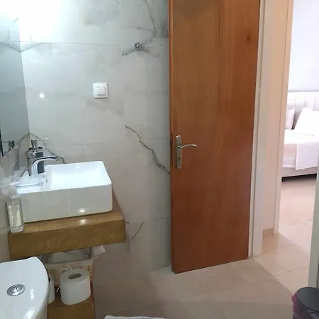 Pensionat The Red Dragon Dassia (Corfu)