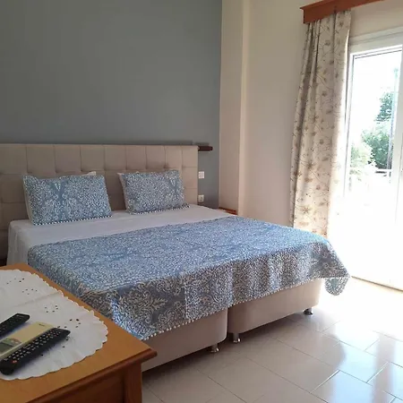 Pensionat The Red Dragon Dassia (Corfu)