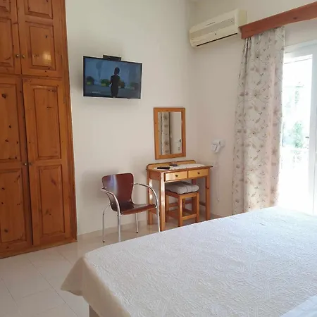 Guest house The Red Dragon *