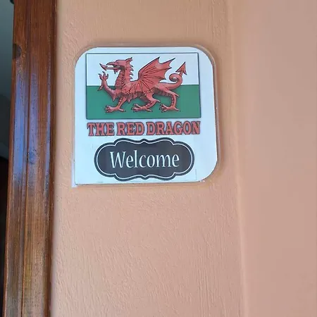 Guest house The Red Dragon *